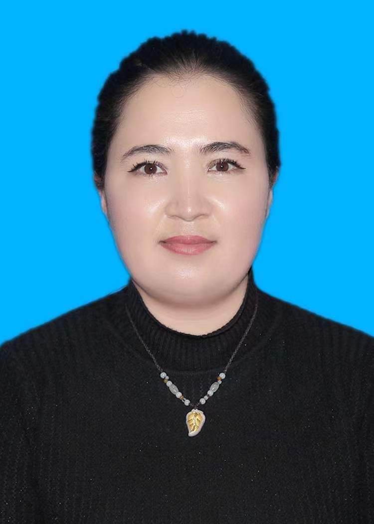 阿依古丽·麦提库尔班的照片