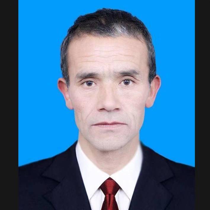 麦提库尔班·图拉的照片